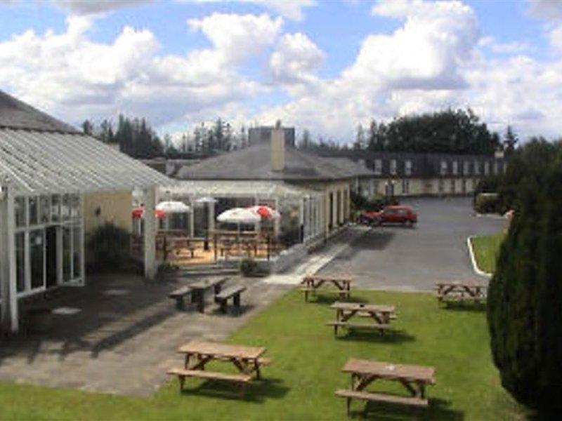 Connemara Gateway Hotel Oughterard Dış mekan fotoğraf